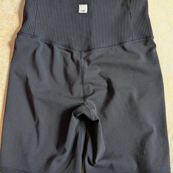 Vuori Rib Studio - Biker Shorts - Sz XS - Picture 2 of 3